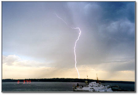 lightning striking seattle washington